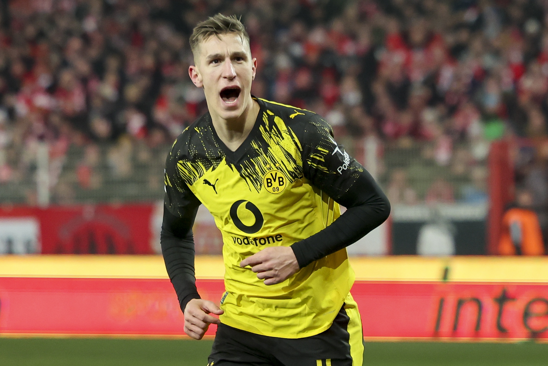 开云体育官网-记者:皇马和利物浦有意施洛特贝克,多特提出丰厚合同希望其留队