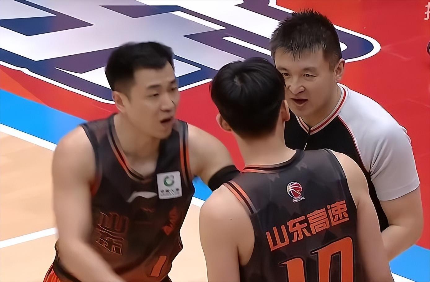 开云官网-大冷门!卫冕冠军无缘8连胜,山东男篮12战11胜,邱彪有能